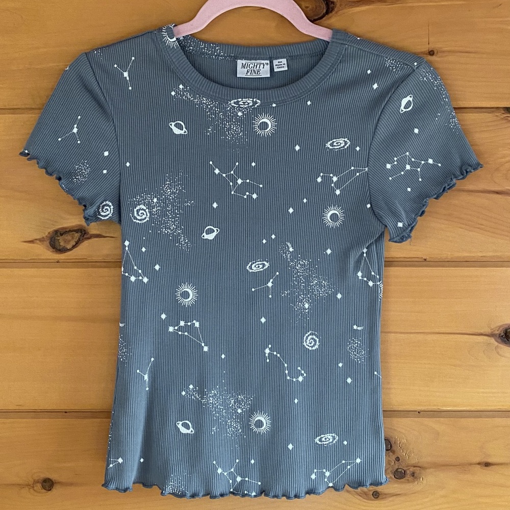 Blueish gray ribbed tee shirt with white planets